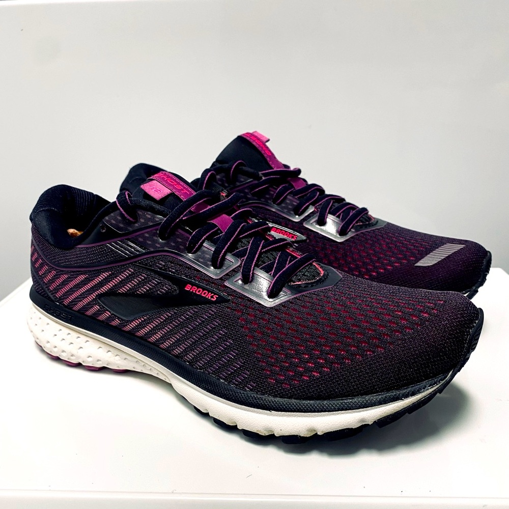 Brooks Ghost 12 Womens Size 9.5 B Purple Running Shoes Sneakers DNA.